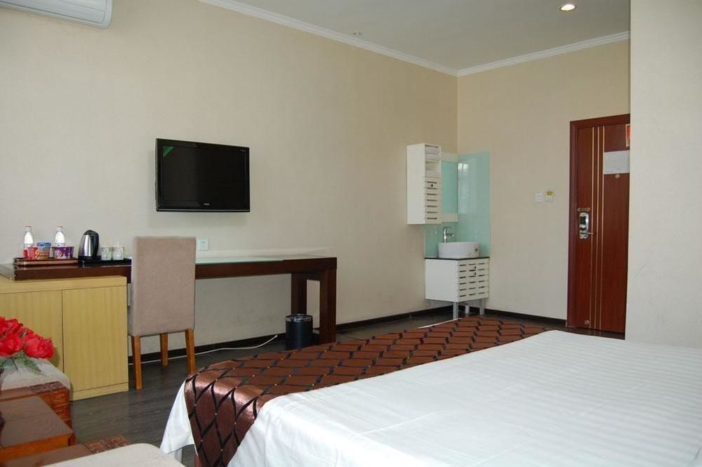 Chengtai Business Hotel 3*